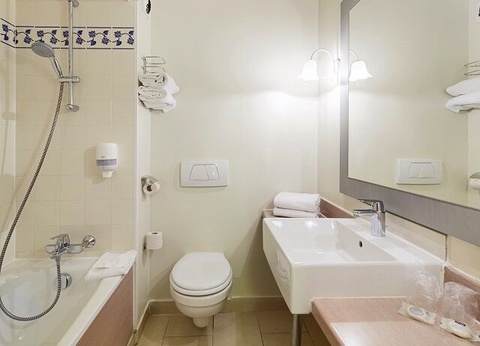 Campanile Val de France 3* : Hôtel + Entrées aux parcs - 7