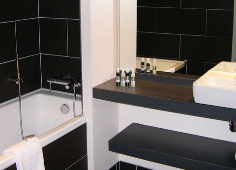 Détente en chambre terrasse avec spa inclus à la Trinité-sur-Mer - 3* - 19