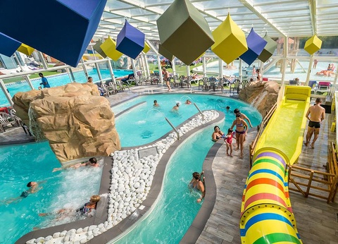 Camping Les Pirons, 5* - 75