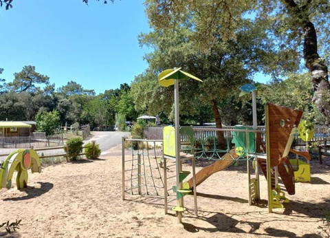 Camping Parfums d'Eté 4* - 44