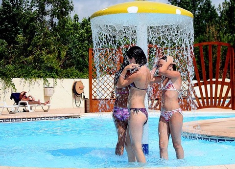 Camping Les Berges du Canal, 4* - 4