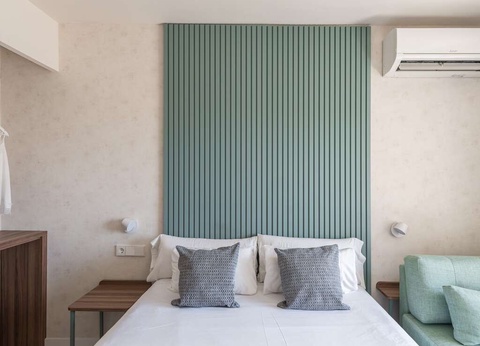 Hôtel en demi-pension et entrées à Portaventura et Ferrari Land avec un enfant inclus - 4* - 26