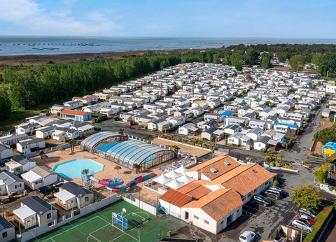 Camping Les Rouillères, 4* - 38