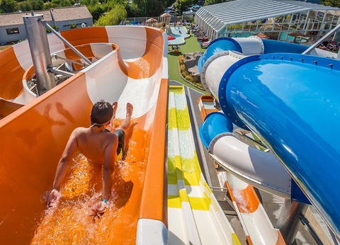 Camping Les Pirons, 5* - 77