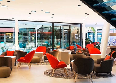 Spot parfait avec piscine chauffée et sa verrière à Roissy - 4* - 8