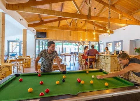 Camping Romanée - Lou Castel, 4* - 17