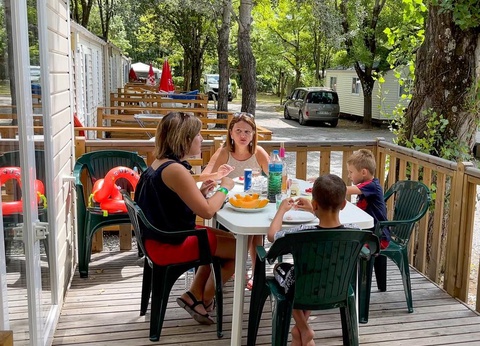 Camping les Rives d'Auzon, 3* - 45