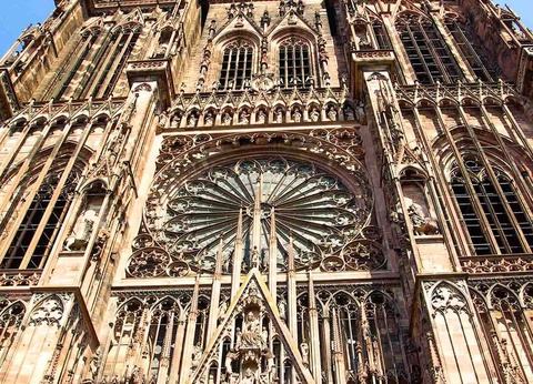 ÉVasion en famille et sensations à Europa-Park ! (à 40min du parc) - 4* - 22