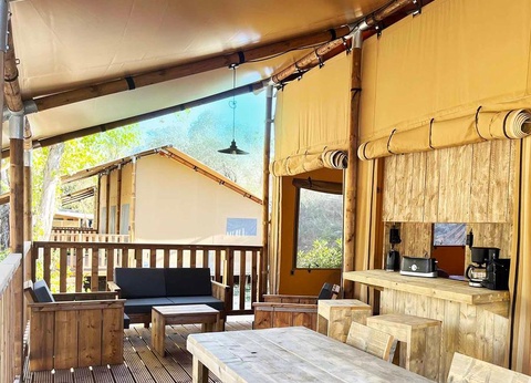 Camping Le Val de Cesse, 4* - 83