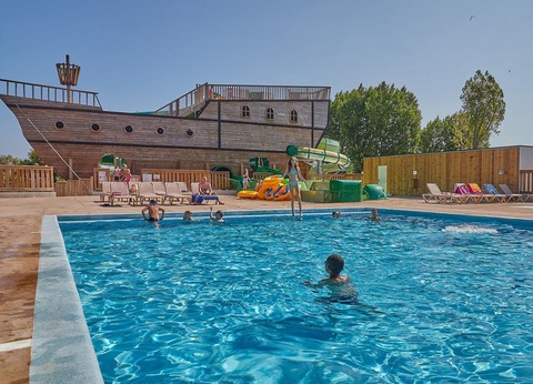Aunis Club Vendée, 4* - 83