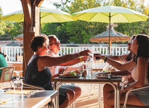 Camping Chateau de Fonrives, 5* - 50