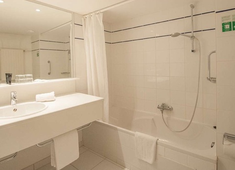 Famille au bord de la mer avec dîner et boissons inclus et accès au sauna à Ostende - 3* - 23