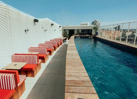 Découvrez Montpellier entre amis avec cocktail et départ tardif ! - 2