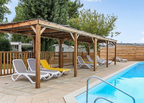 Camping Paradis des Pins - Royan, 4* - 7