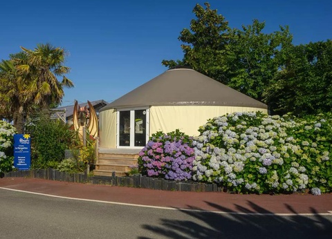 Flower Camping le Kergariou, 3* - 122