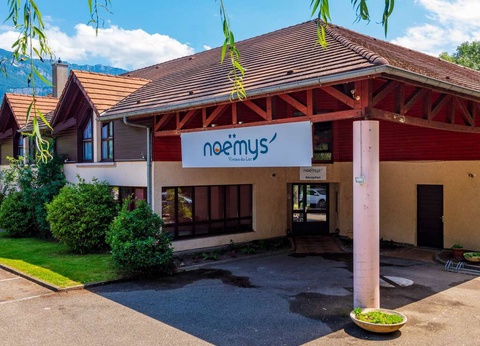 Entrées à Walibi Rhône-Alpes et nuit près du Lac du Bourget - 2* - 6