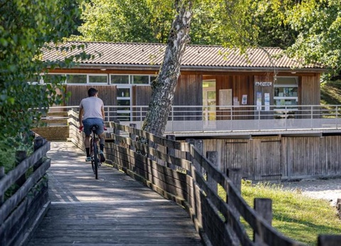 Flower Camping et Base de Loisirs de Rouffiac, 3* - 38