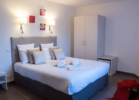 Weekend Romantique dans un village provençal aux portes de Cannes - 3* - 39