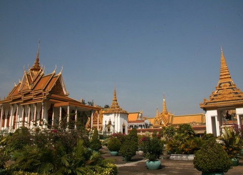 LA CANTATE DU MEKONG PT PRINC CAT HUBLOT - 12