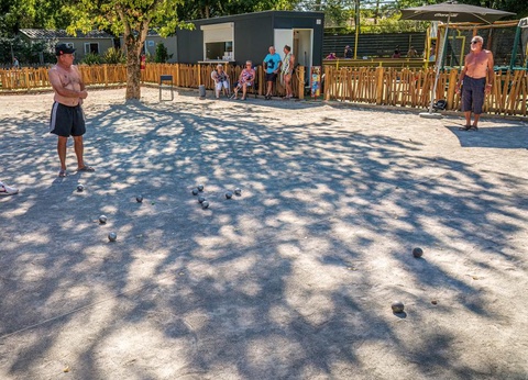 Camping Les Pirons, 5* - 55