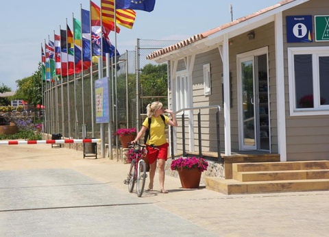 Camping Del Mar, 4* - 13