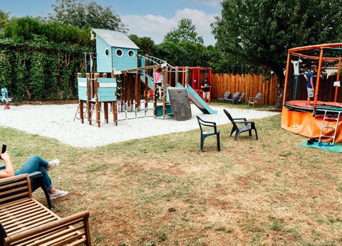 Camping Paradis des Pins - Royan, 4* - 24