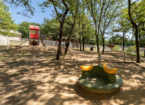 Camping Les Reflets du Quercy, 4* - 44