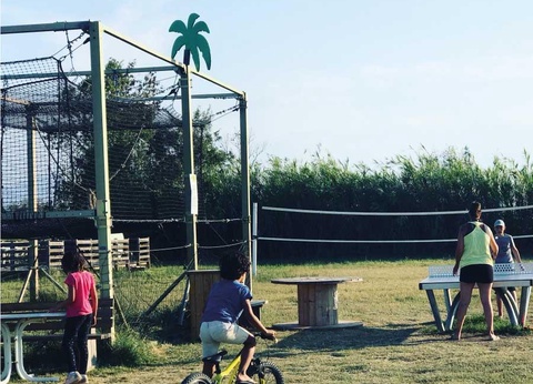 Camping Les Fontaines, 3* - 10
