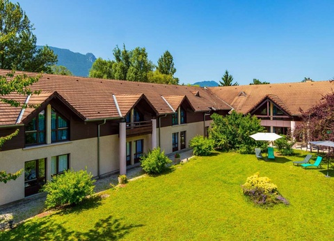 Entrées à Walibi Rhône-Alpes et nuit près du Lac du Bourget - 2* - 4