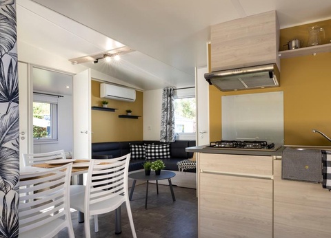 Flower Camping La Davière Plage, 4* - 43