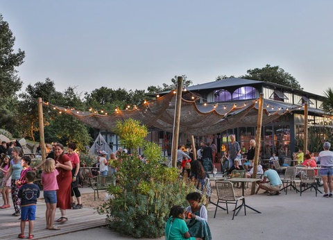 Camping Le Petit Rocher, 4* - 37