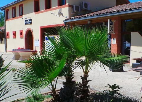 Flower Camping Le Lac De Thesauque, 3* - 10