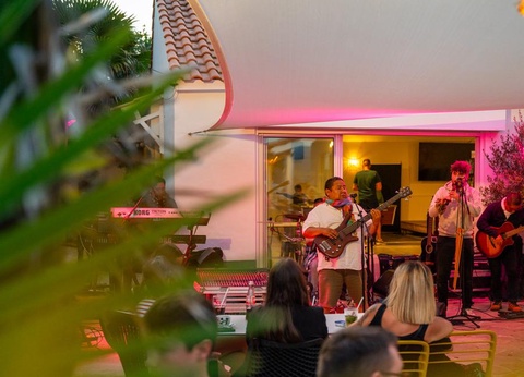 Camping L'Abri des Pins, 4* - 71