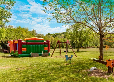 Camping les Etangs du Plessac 4* - 52