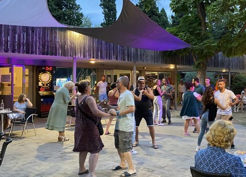 Camping du Pont d'Avignon, 4* - 11