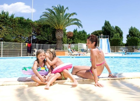 Camping Les Salins de la Gardiole 4* - 5