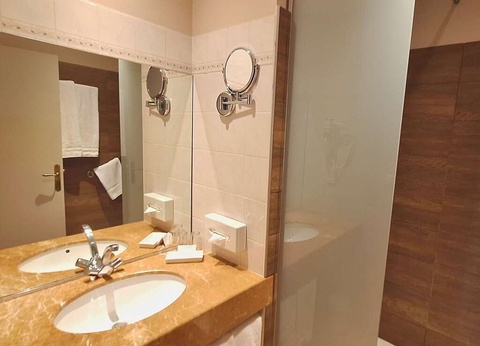 Week-end gourmand dans un havre de paix naturel au coeur de Nîmes - 4* - 25