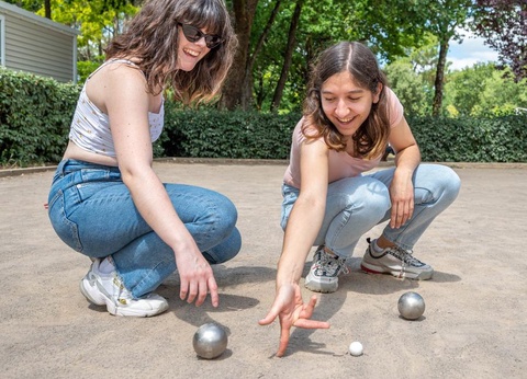 Flower Camping Au Bois des Biches, 4* - 51