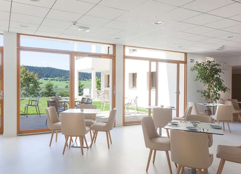 Instant de détente en bord de lac - 4* - 12