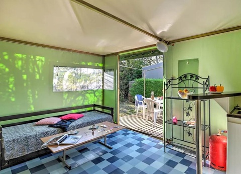 Flower Camping la Châtaigneraie, 4* - 41