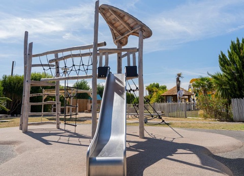 Sunêlia Camping Les Places Dorées, 5* - 42