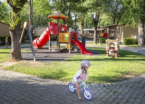 hu Altomincio village, 4* - 27