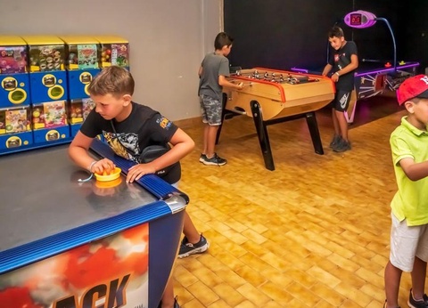 Camping Le Clos Virgile, 4* - 78