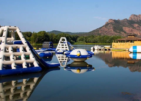 Camping Les Pêcheurs, 4* - 53