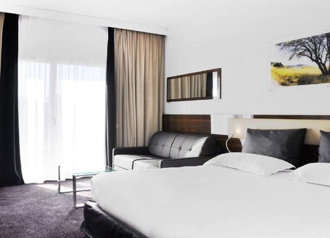 Nuit romantique en chambre privilège, avec champagne et spa à Pornic - 4* - 23