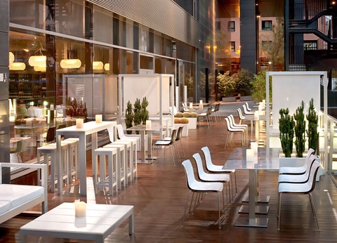 Reposez-vous à Valence dans un hôtel 4* moderne avec piscine et profitez du petit déjeuner inclus - 4* - 4