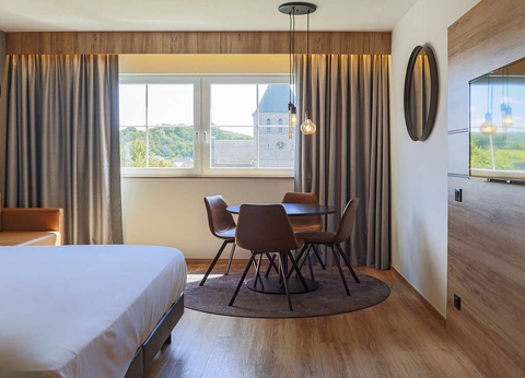 Un voyage au centre de la terre à la découverte de nombreux trésors géologiques... - 4* - 22