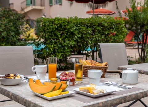 Week-end gourmand dans un havre de paix naturel au coeur de Nîmes - 4* - 6