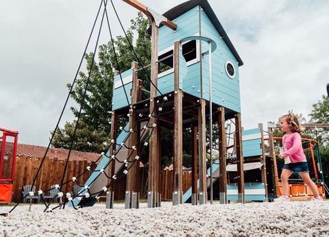 Camping Paradis des Pins - Royan, 4* - 23