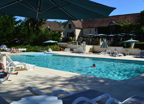 Camping Château de Lacomté, 4* - 45